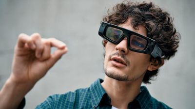 Snap, Meta ve Google'a meydan okumak için akıllı AR gözlüklerini duyurdu
