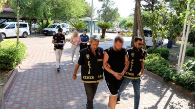 Antalya'da 18 yaşından küçük 3 kişiyi, cinsel ilişki bahanesiyle dolandırıp darbettiler