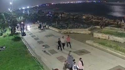 İstanbul'da yürüyüş yoluna giren motosikletli küçük çocuğa çarptı