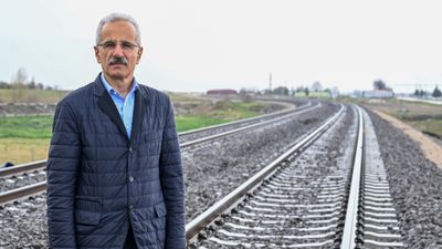 Müjdeyi Abdulkadir Uraloğlu verdi: 8 milyon kişi daha yüksek hızlı trene kavuşacak