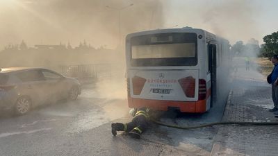 Eskişehir'de belediye otobüsünde yangın: 1 yaralı