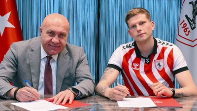 Samsunspor, Logi Tomasson'a imzayı attırdı