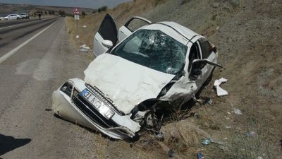 Kilis'te otomobiller çarpıştı: 8 yaralı
