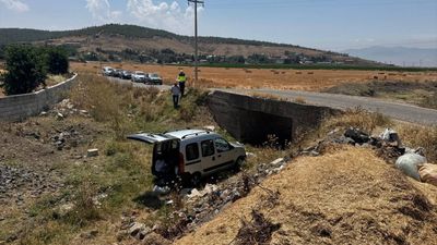 Gaziantep'te hafif ticari araç köprüden düştü: 6 yaralı
