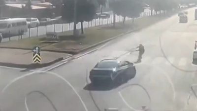 Kahramanmaraş’ta otoyolda hızla gelen aracın çarpıp kaçtığı kadın hayatını kaybetti