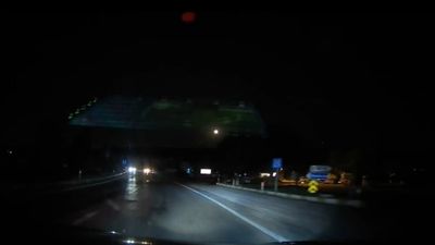 Balıkesir'de tersten gelen otomobil, faciaya davet çıkardı