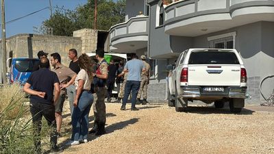 Hatay'da bir kişi tartıştığı kızını öldürüp karısını yaraladı