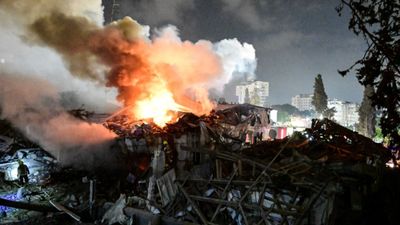 İran'ın İsrail'e attığı füzelerin etkisi görüntülendi