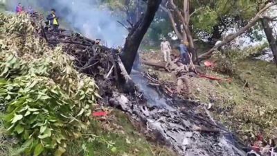 Hindistan'da helikopter düştü
