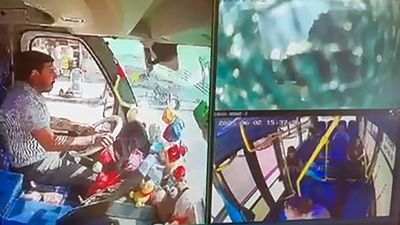 Adana'da 'Ben içindeki candan sorumluyum' dedikten saniyeler sonra kaza yaptı