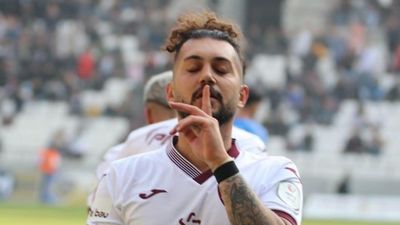 Elazığspor, Beykan Şimşek'n sözleşmesini yeniledi
