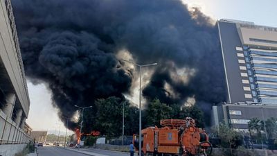 İzmir'de trafo yangını: Hastane boşaltıldı