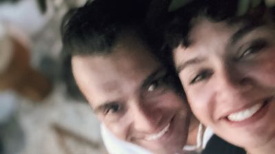 Birce Akalay ve Hakan Kurtaş'tan romantik pozlar