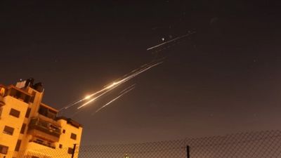 İran'dan İsrail'e yeni füze saldırısı