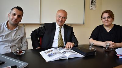 Öğrencileriyle aynı okulda meslektaş oldu