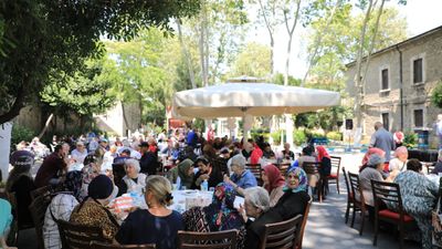 Kızılay, Darülaceze sakinleriyle Babalar Günü'nü kutladı