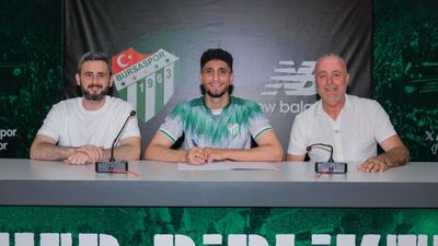 Bursaspor, Emrehan Gedikli'ye imzayı attırdı