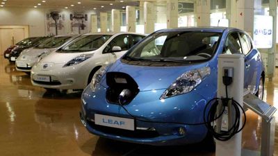 Nissan, yenilenen elektrikli Leaf modelini tanıttı