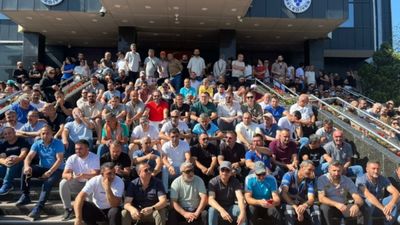 İzmir'de Buca Belediyesi'nde çalışanlar iş bırakıyor