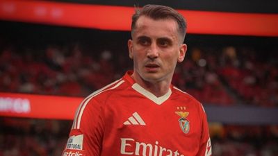 Benfica'nın Türk yıldızı Kerem Aktürkoğlu'nun eşi ile pozları! 