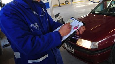 Araç muayenelerinde kredi kartına komisyona itiraz