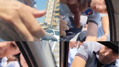 Mersin'de hastane çalışanları hatalı park ettiğini söyledikleri aracın önünü kesti