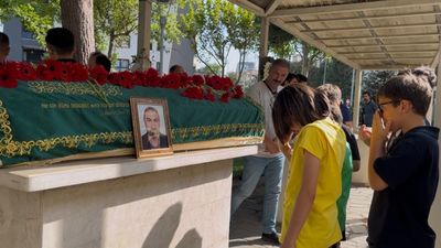 Bursa'da karne dağıtırken fenalaşan öğretmen hayatını kaybetti