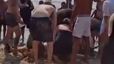 Aydın Kuşadası'nda denize giren 2 kişi boğuldu