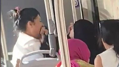 Denizli'de otobüste başörtülü kadına saldırı: Adli kontrolle serbest bırakıldı