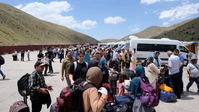 İran'dan Van'a gelen Kanada, Filipinler ve Tayland vatandaşları ülkelerine gidiyor