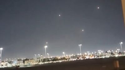 İran, Katar'daki ABD üssünü vurdu