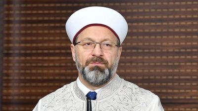 Diyanet İşleri Başkanı Erbaş'ın eşiyle ilgili hac iddiasına yalanlama