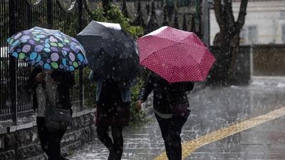 Pazar günü için verildi: Şemsiyesiz çıkmayın, aniden bastıracak