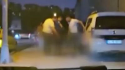 İstanbul Esenyurt’ta çıplak gezen Afrikalıya meydan dayağı