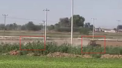 Şanlıurfa’da polis dur ihtarına uymayan traktörü tarlaya kadar kovaladı