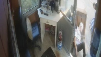 İzmir'de fenalaşan arkadaşına müdahale etti: İkisi de kalp krizinden öldü