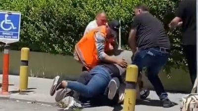 Ankara’da vale ile otobüs şoförü arasında demir sopalı kavga
