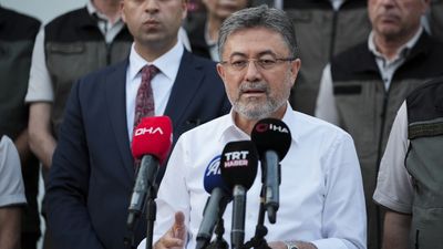 Tarım ve Orman Bakanı Yumaklı: Bugün 67 yangın çıktı, sadece biri sürüyor