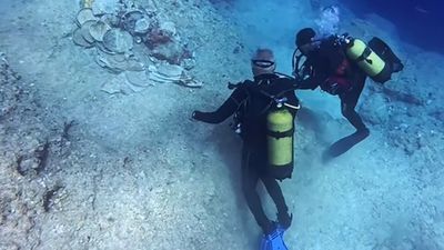 Bakan Ersoy, Akdeniz’in 2 bin yıllık su altı hazinesini yerinde inceledi