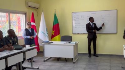 Kamerun'da askeri personele ilk kez Türkçe dersi verildi