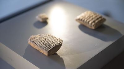 Türkiye, Irak'a ait 6 çivi yazılı kil tableti törenle iade etti