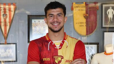 Göztepe'nin yeni transferi İbrahim Sabra, Süper Lig'deki ilk Ürdünlü futbolcu olacak