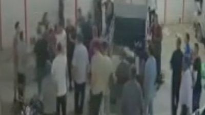 Burdur'da iki pazarcının kavgasına polis biber gazı ile müdahale etti