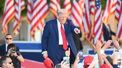 ABD Başkanı Donald Trump: İran arayıp size saldırı düzenlememiz gerek dedi