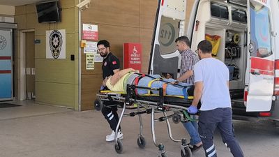 Bursa'da işçi, devrilen suntaların altında kaldı