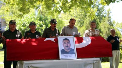 İzmir'deki yangına müdahale ederken şehit olan dozer operatörü için tören düzenlendi