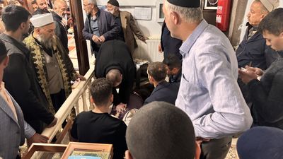 Erzurum'da cuma namazında kalp krizi geçirdi