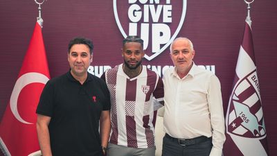 Bandırmaspor, Leandro Bacuna'yı transfer etti