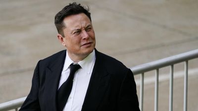 Elon Musk parti kurmaya hazırlanıyor: Stratejisini açıkladı