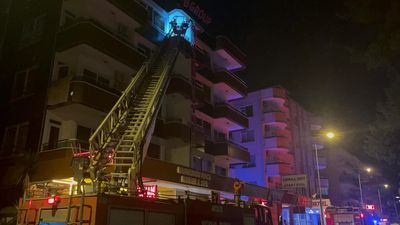 Antalya'da apart otelde korkutan yangın
